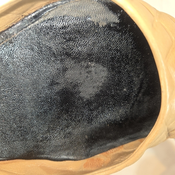 Chanel Women's Size 41 Two Tone D'Orsay Pump with Chain Strap Quilted Heels - Picture 9 of 13